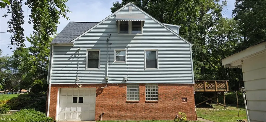 10017 W Ridgewood Drive, Parma Heights, OH 44130 - #3