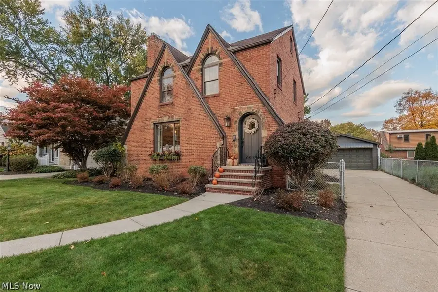 2876 Lakeview Avenue, Rocky River, OH 44116 - #2
