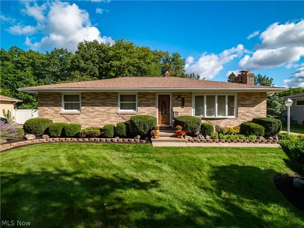 7930 Royalview Drive, Parma, OH 44129