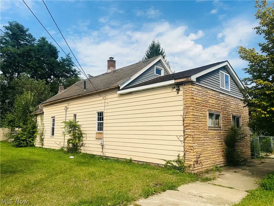 6307 Lansing Avenue, Cleveland, OH 44105 - #2