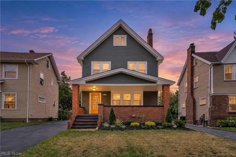 3498 Tullamore Road, University Heights, OH 44118 - #3