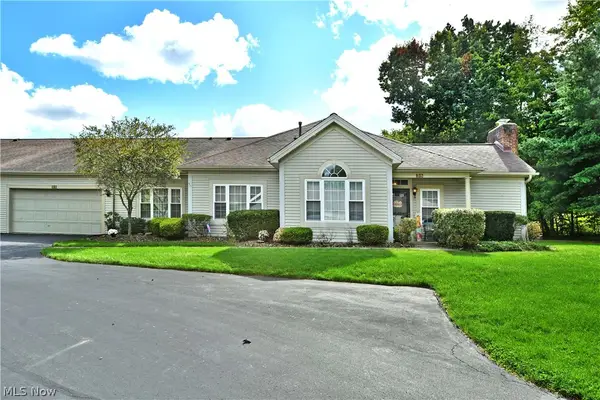 38 Woodland Chase Boulevard, Niles, OH 44446