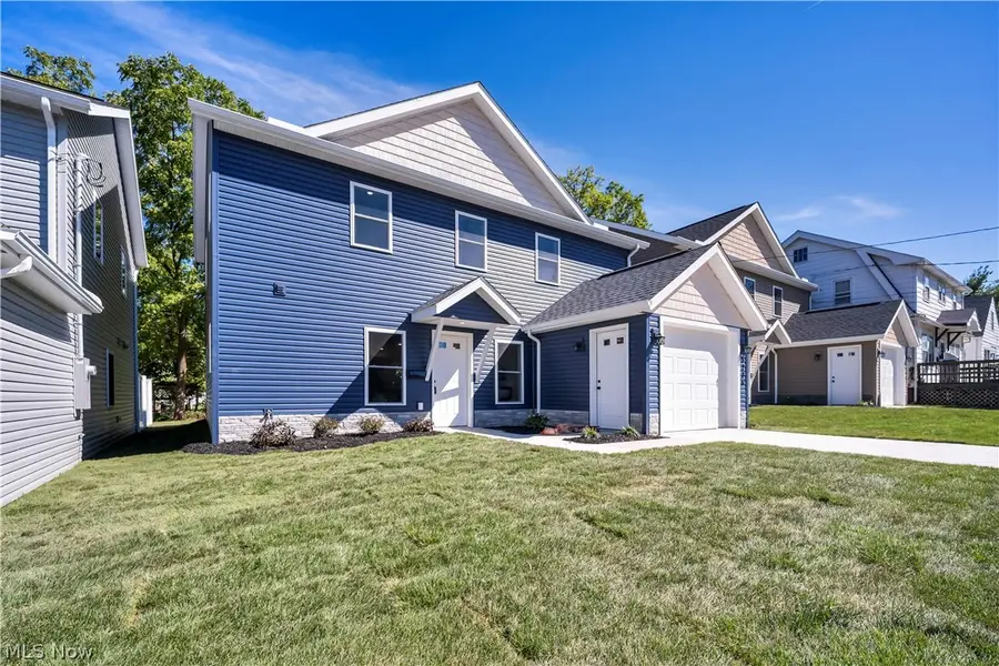 5239 Forest Avenue, Maple Heights, OH 44137 - #3