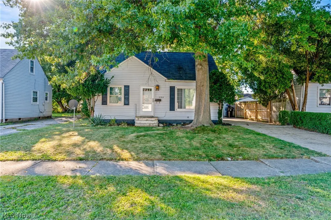 4382 W 189th Street, Cleveland, OH 44135 - #1