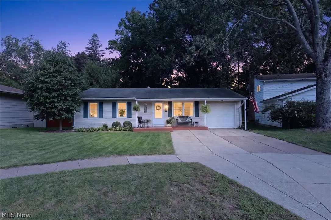 166 Pinewood Drive, Elyria, OH 44035 - #1