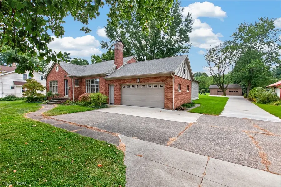 916 Milan Avenue, Amherst, OH 44001 - #2