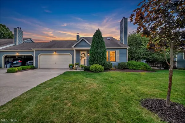 19 Pond Drive, Rocky River, OH 44116