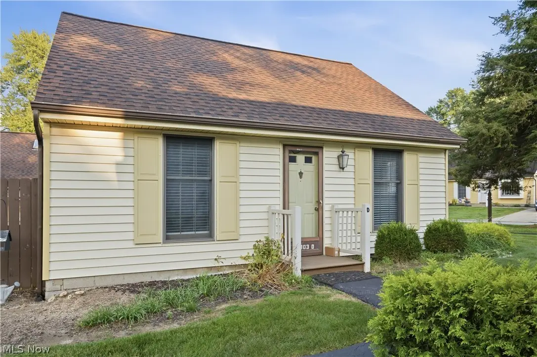 46103 New England Square #D, New Waterford, OH 44445 - #1