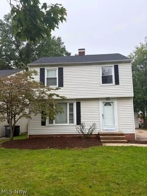 1388 Cranover Road, Lyndhurst, OH 44124