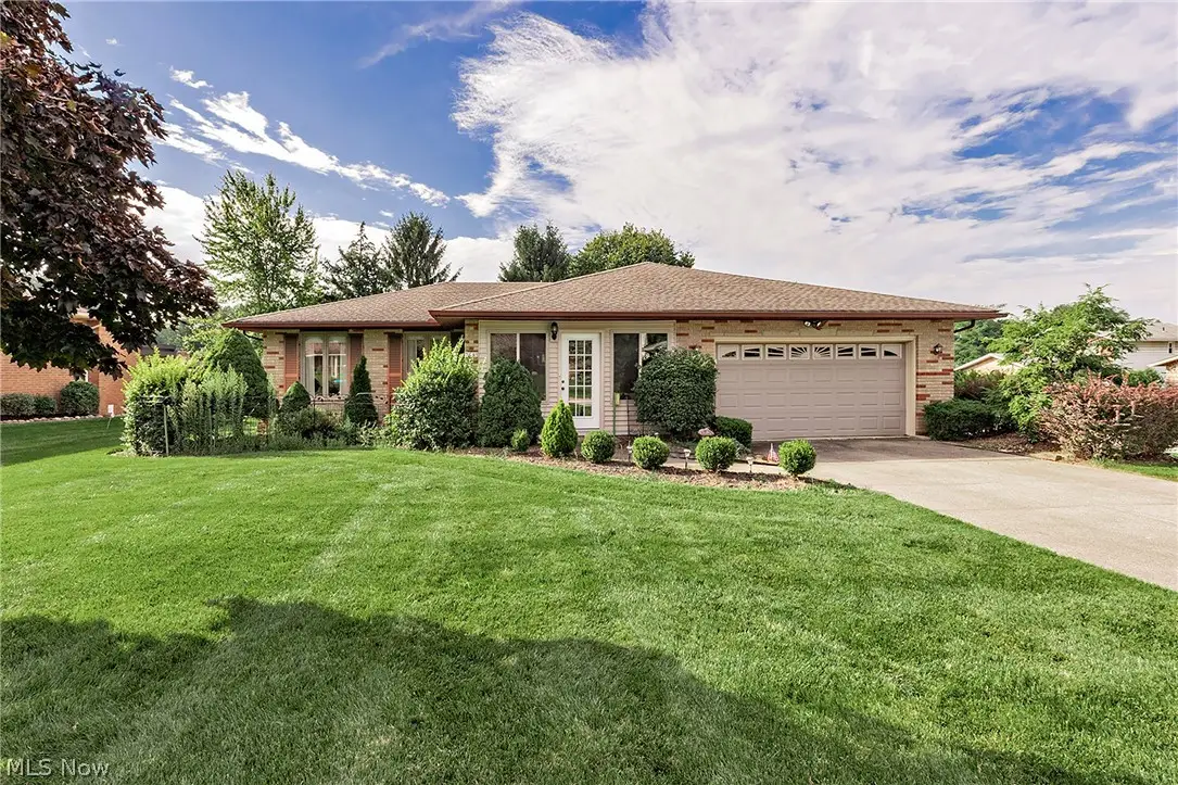 7681 Plumwood Lane, Seven Hills, OH 44131 - #1