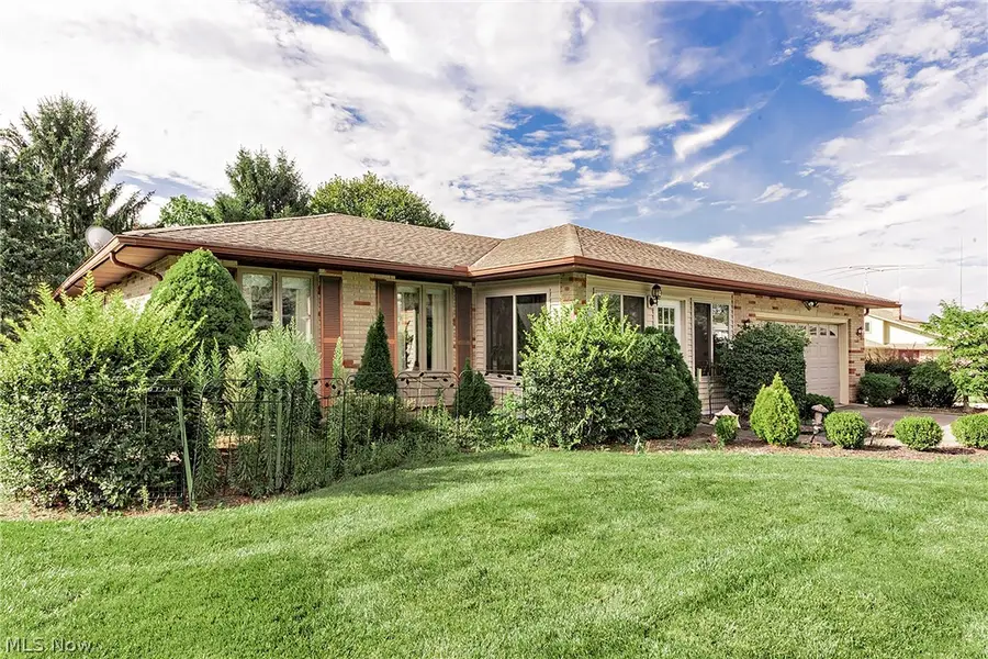 7681 Plumwood Lane, Seven Hills, OH 44131 - #2
