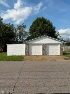 709 Highland Avenue, Williamstown, WV 26187 - #2