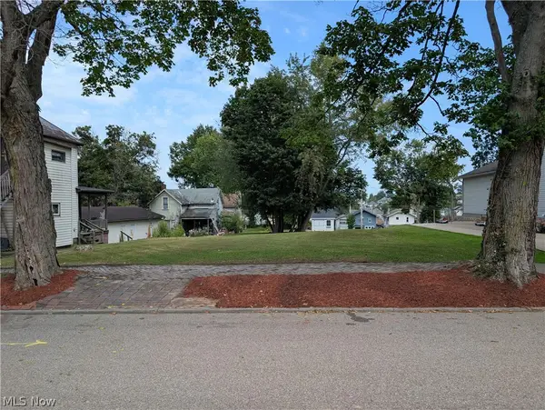 1221 Gomber Avenue, Cambridge, OH 43725