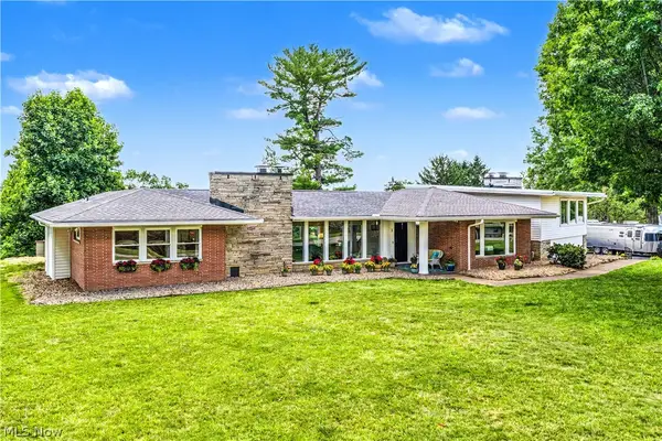 3 Meadowcrest Drive, Parkersburg, WV 26104
