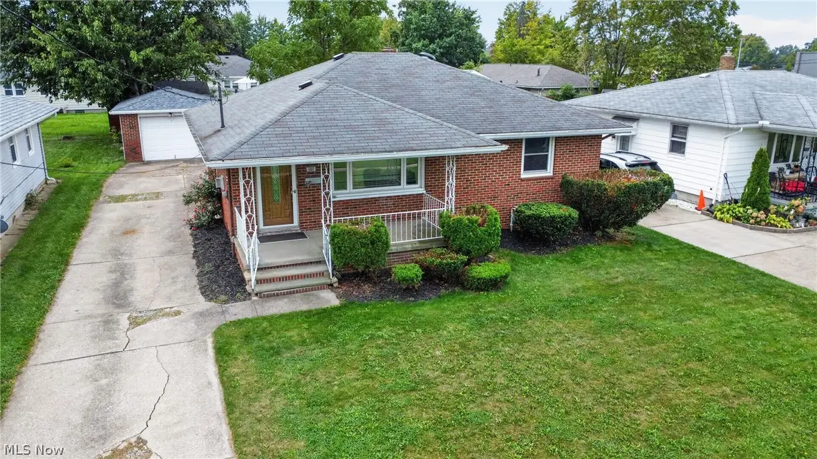 1327 W 26th Street, Lorain, OH 44052 - #1