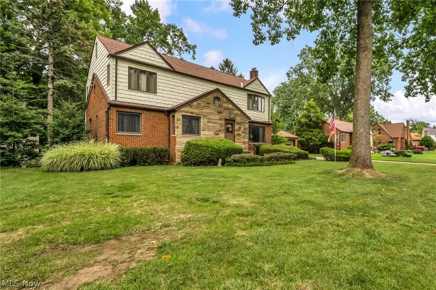 9216 Evergreen Drive, Parma, OH 44129 - #2