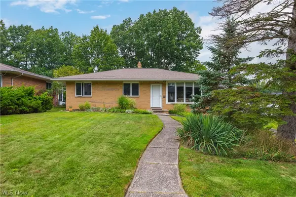 2600 Somia Drive, Parma, OH 44134