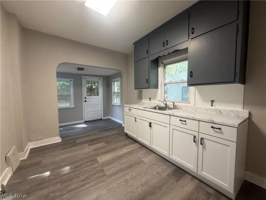 15748 Mandalay Avenue, Cleveland, OH 44110 - #2