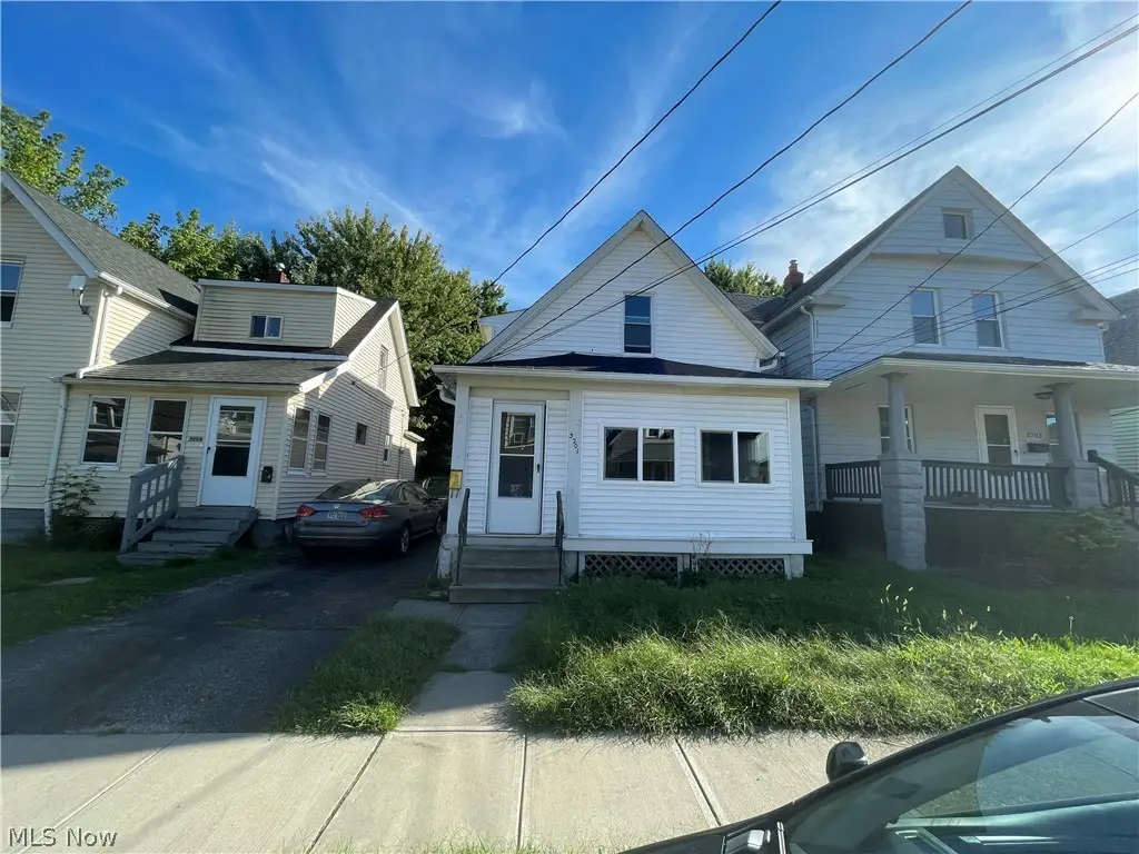 3201 Saratoga Avenue, Cleveland, OH 44109 - #1