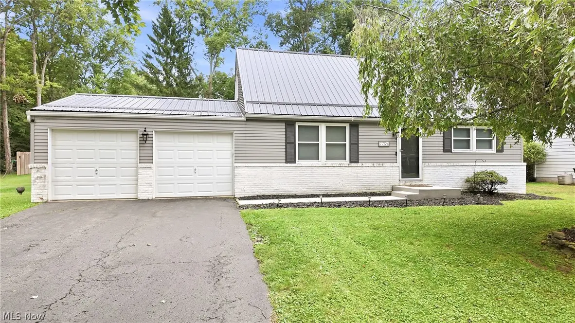 7794 Castle Rock, Warren, OH 44484 - #1