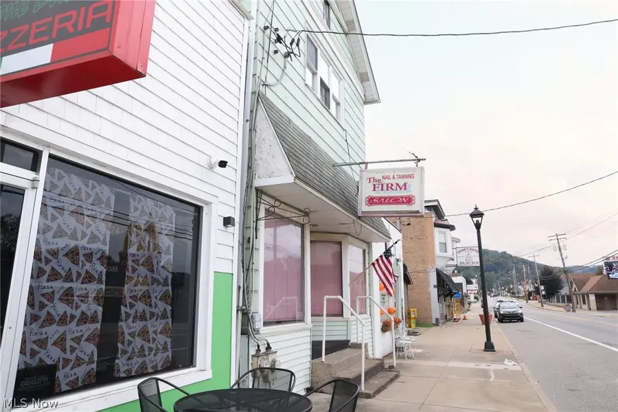 438 Carolina Ave, Chester, WV 26034 - #2