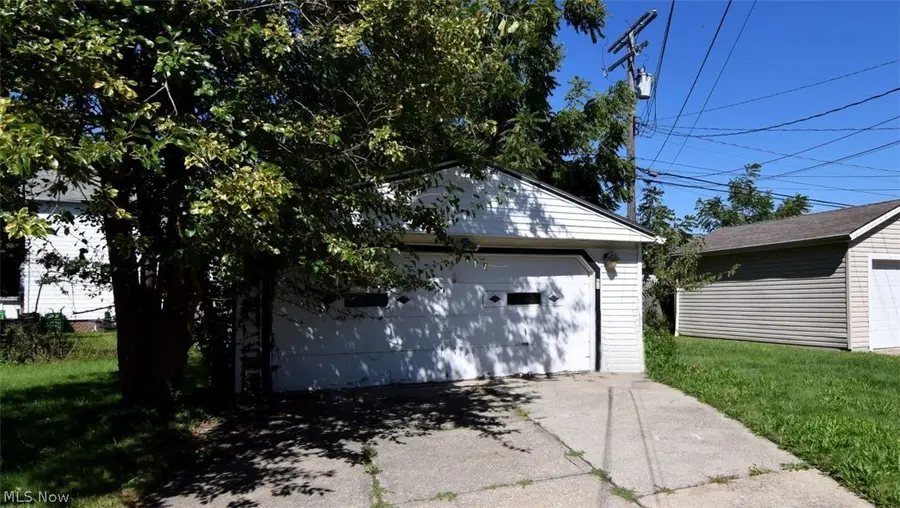 19701 Ormiston Avenue, Cleveland, OH 44119 - #2