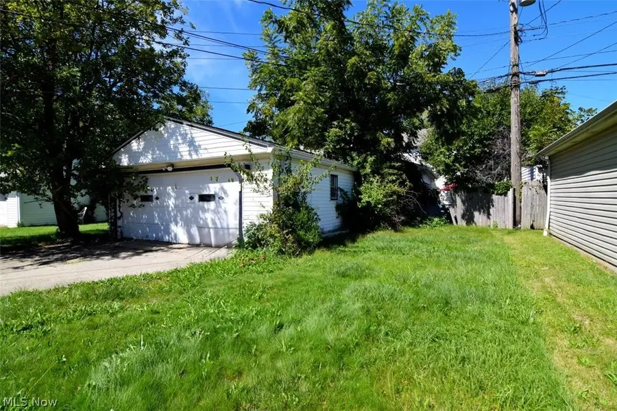 19701 Ormiston Avenue, Cleveland, OH 44119 - #3