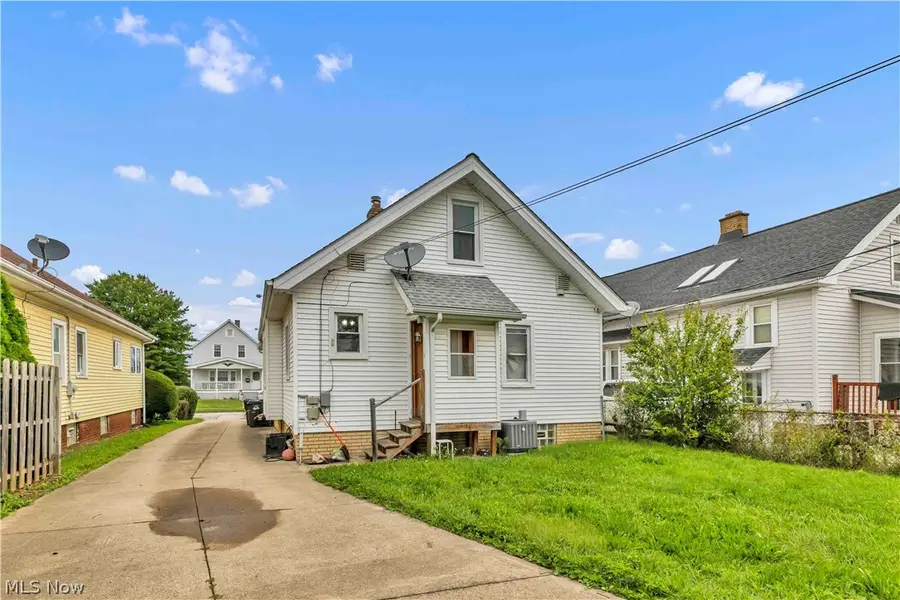 5821 Merkle Avenue, Parma, OH 44129 - #3