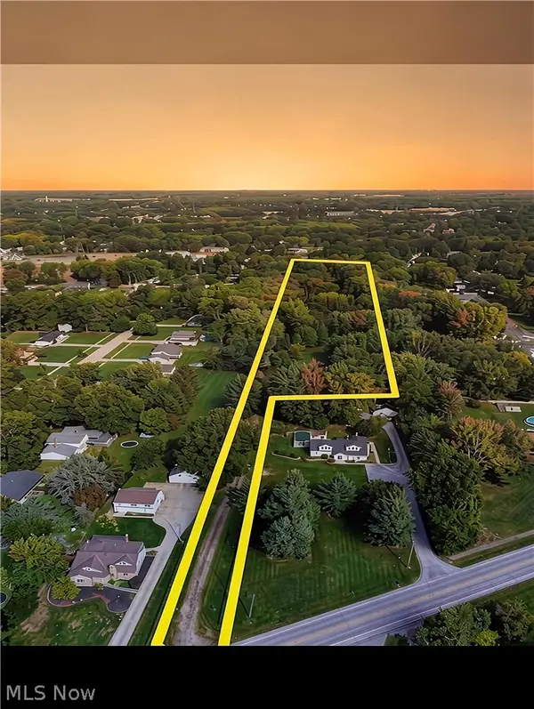 9547 Johnnycake Ridge Road, Mentor, OH 44060