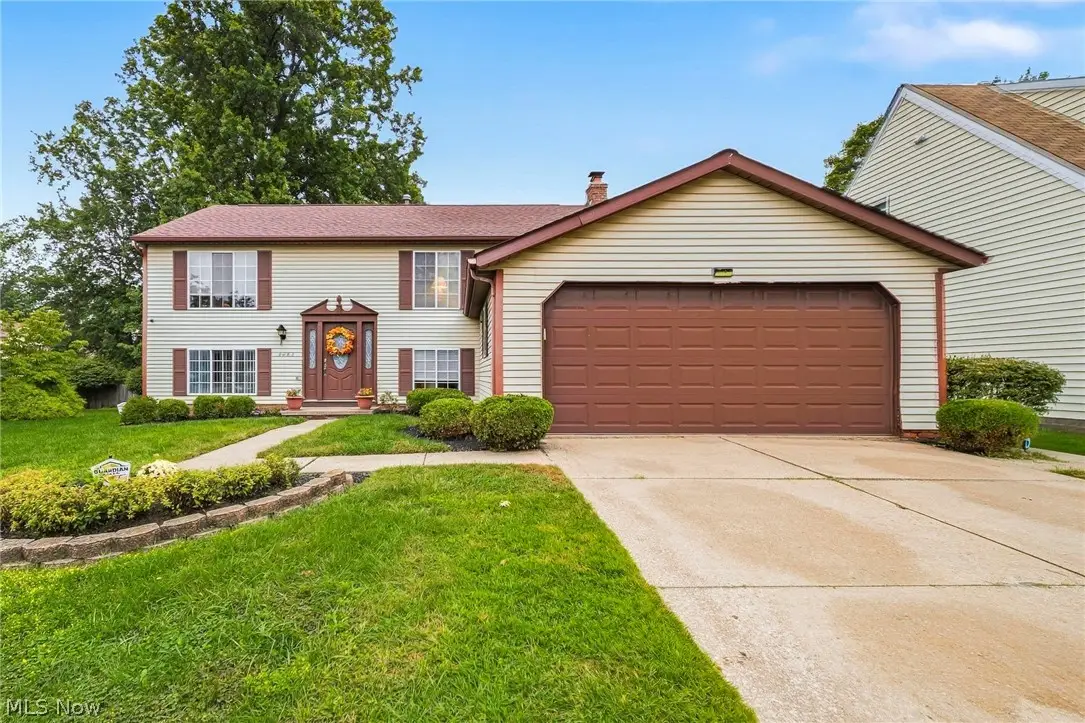 5487 Oak Ridge Drive, Willoughby, OH 44094 - #1