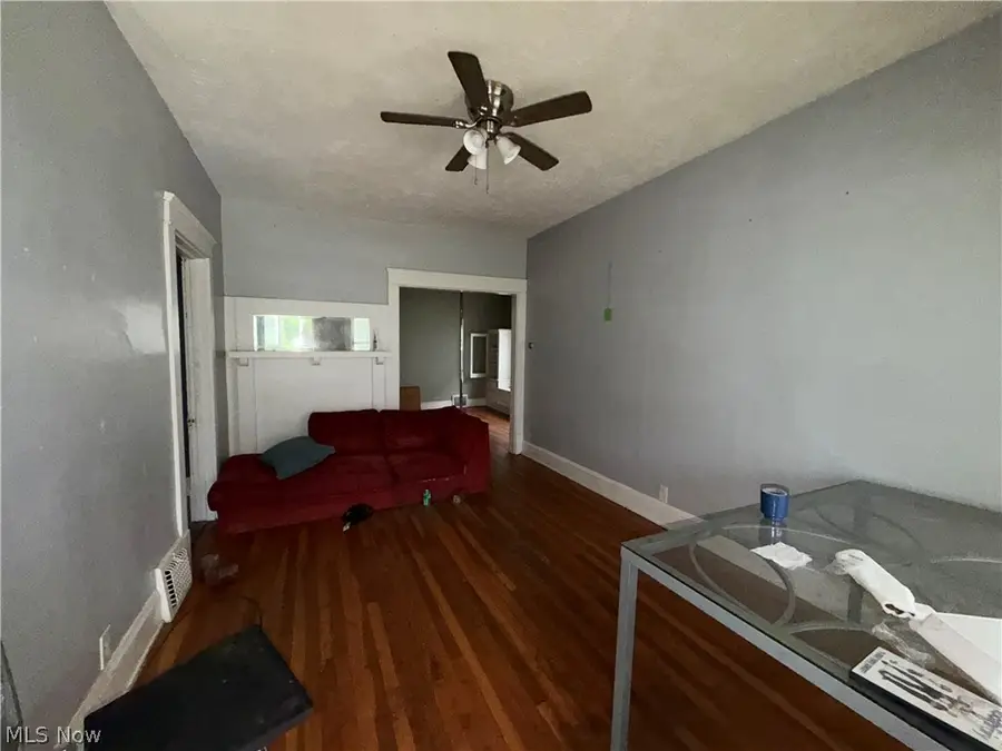 12709 Locke Avenue, Cleveland, OH 44108 - #3