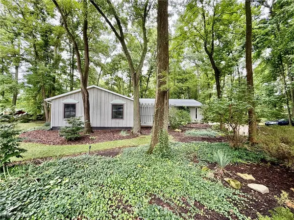 2181 Woodlawn Circle, Stow, OH 44224