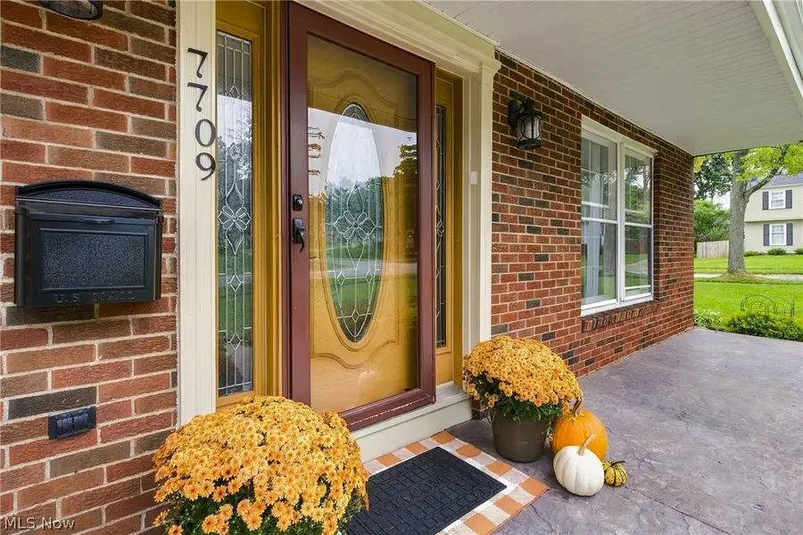 7709 Green Valley Drive, Parma, OH 44134 - #3