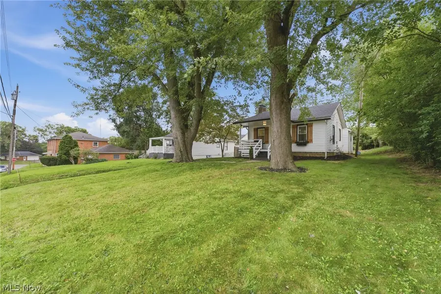 620 34th Nw Street, Canton, OH 44709 - #3
