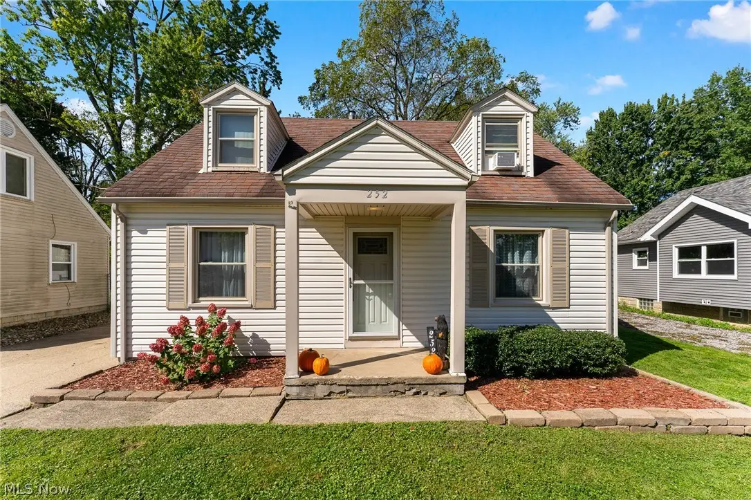 252 Parkgate Avenue, Austintown, OH 44515 - #1