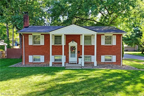 1809 Lemont Drive, Poland, OH 44514