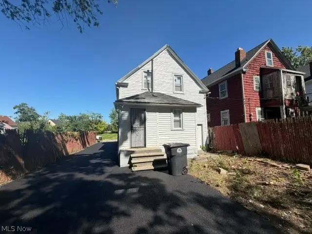 10800 Crestwood Avenue, Cleveland, OH 44104 - #3