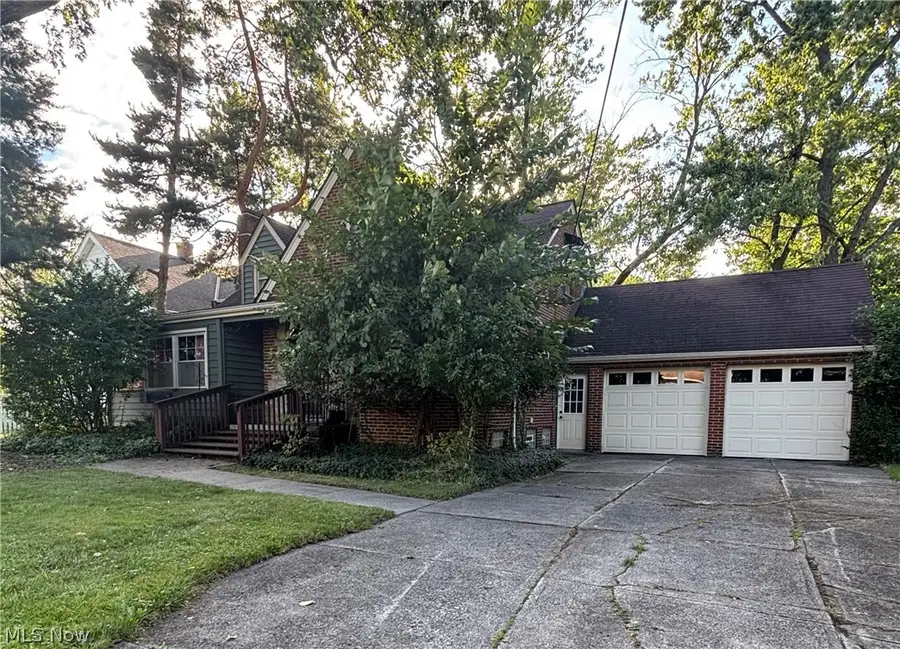 6862 York Road, Parma Heights, OH 44130 - #2
