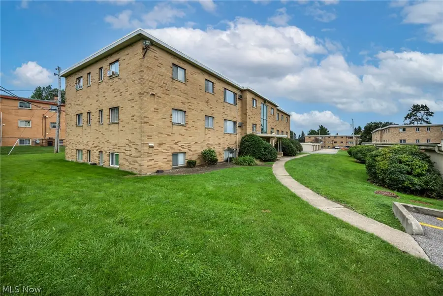 5200 Royalton Road #C4, North Royalton, OH 44133 - #3