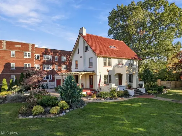 2009 Riverside Drive, Lakewood, OH 44107
