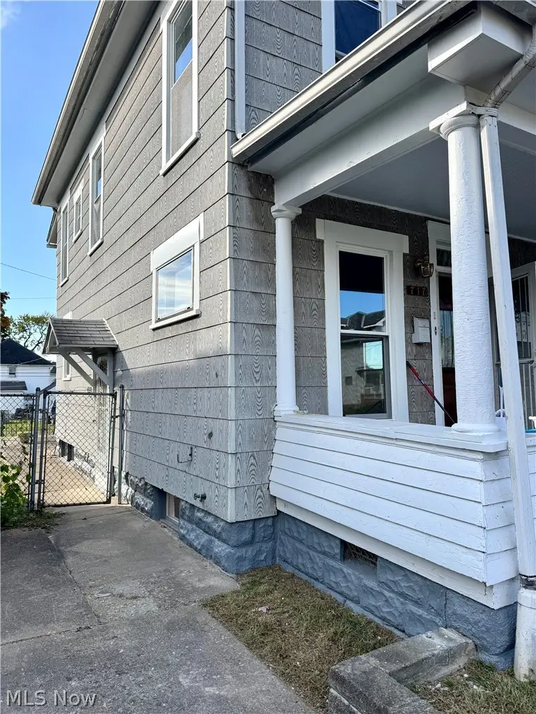 717 S South Lawn Avenue, Coshocton, OH 43812 - #2
