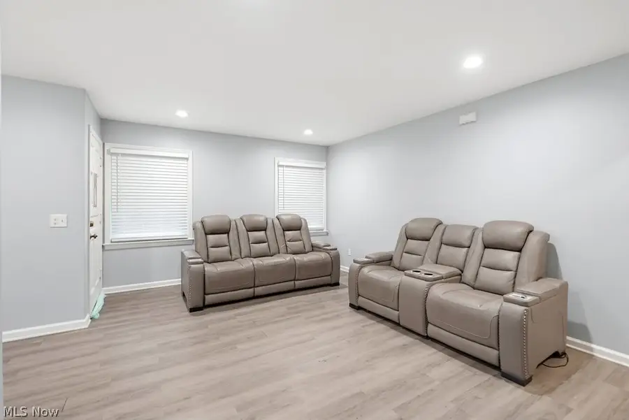 2076 N Green Road, Cleveland, OH 44121 - #2