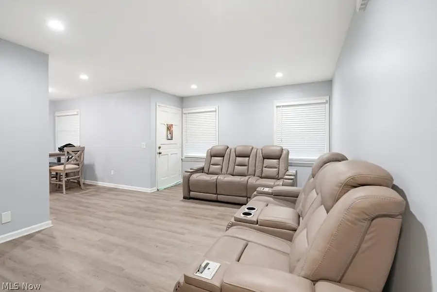 2076 N Green Road, Cleveland, OH 44121 - #3