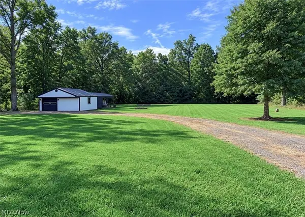 3081 Phalanx Mills Herner Road, Southington, OH 44470