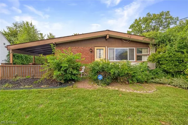 845 Carnegie Avenue, Akron, OH 44314