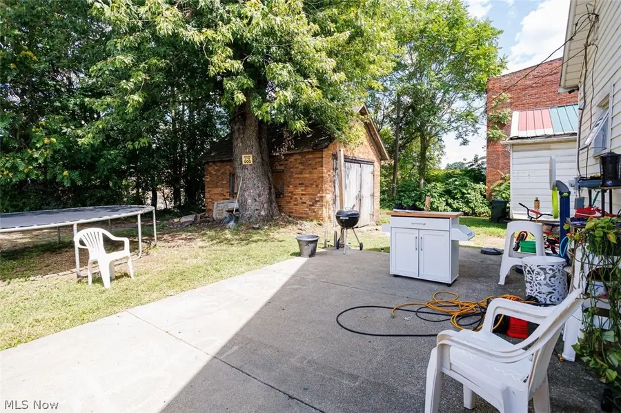113 E 4th Street, Uhrichsville, OH 44683 - #2