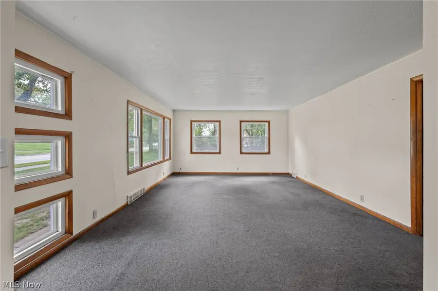 205 Center Road, Bedford, OH 44146 - #2
