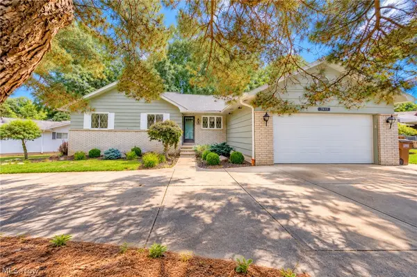 7833 Valley Villas Drive, Parma, OH 44130