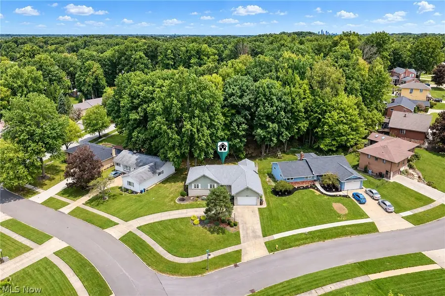 7833 Valley Villas Drive, Parma, OH 44130 - #2