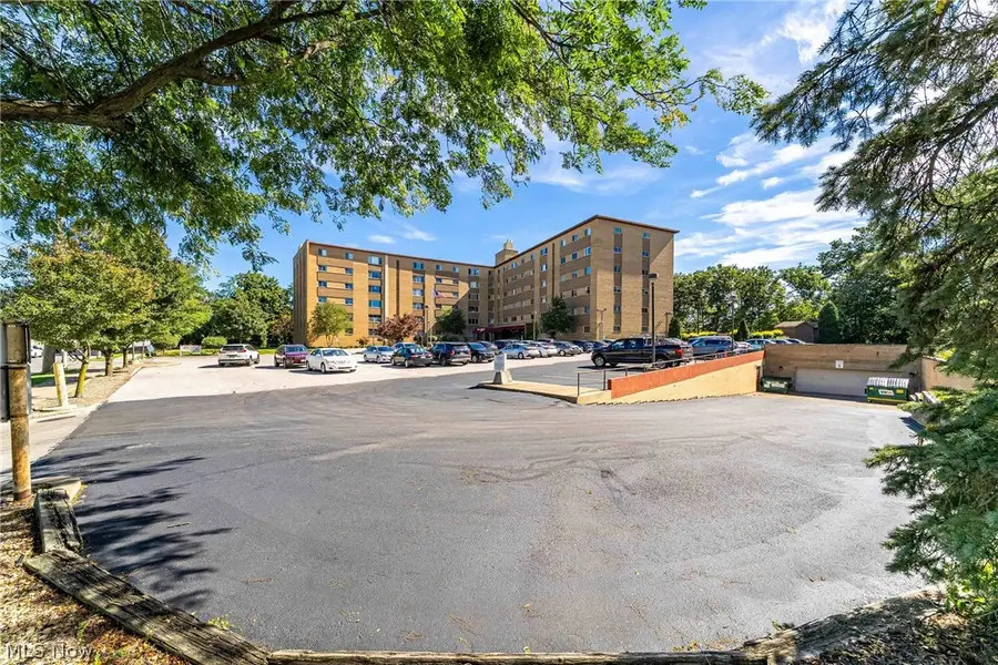 18501 Hilliard Boulevard #413, Rocky River, OH 44116 - #2